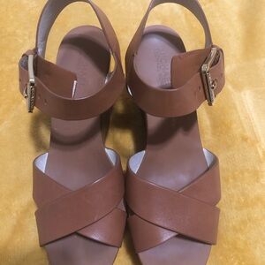 Michael kors platform sandals size 7/2